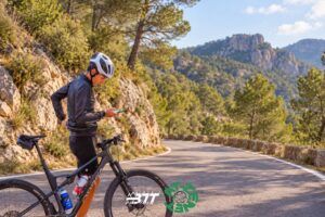 Carretera_Castellon_ciclista_menos_2MB